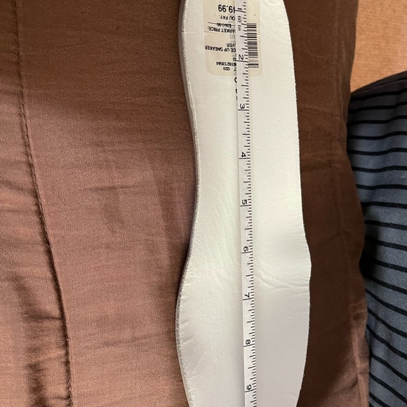 SHOES - Picture 3 of 5